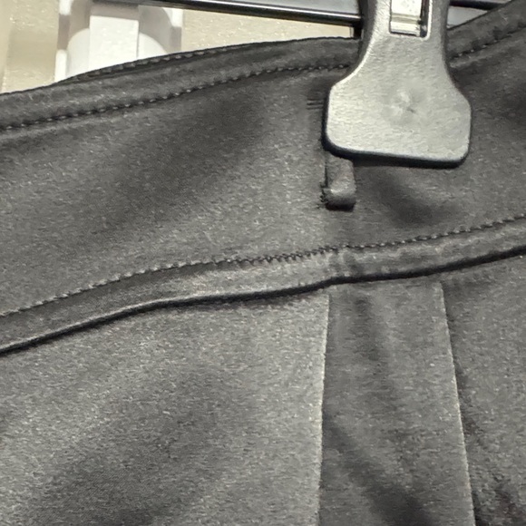 St. John Collection High Waist Black Shorts - Picture 4 of 8